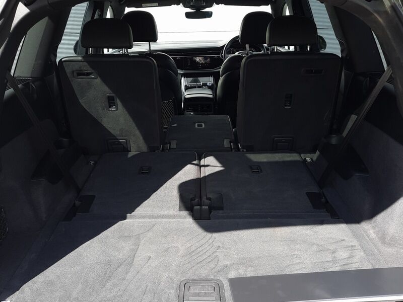 More views of Audi Q7