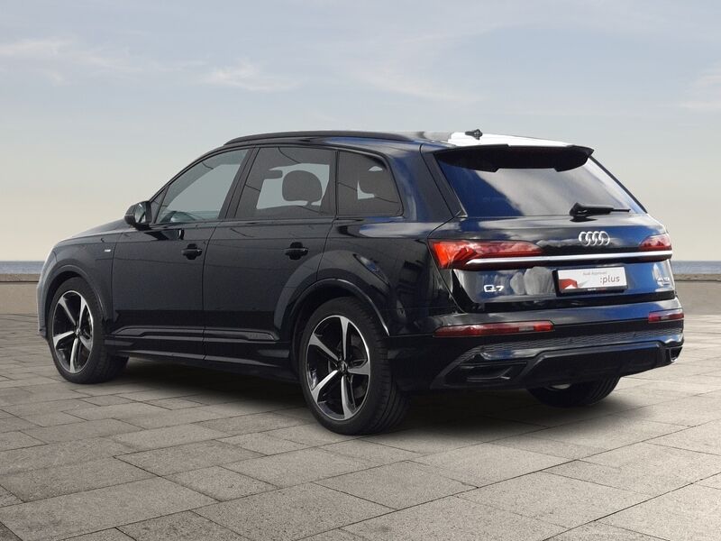 More views of Audi Q7