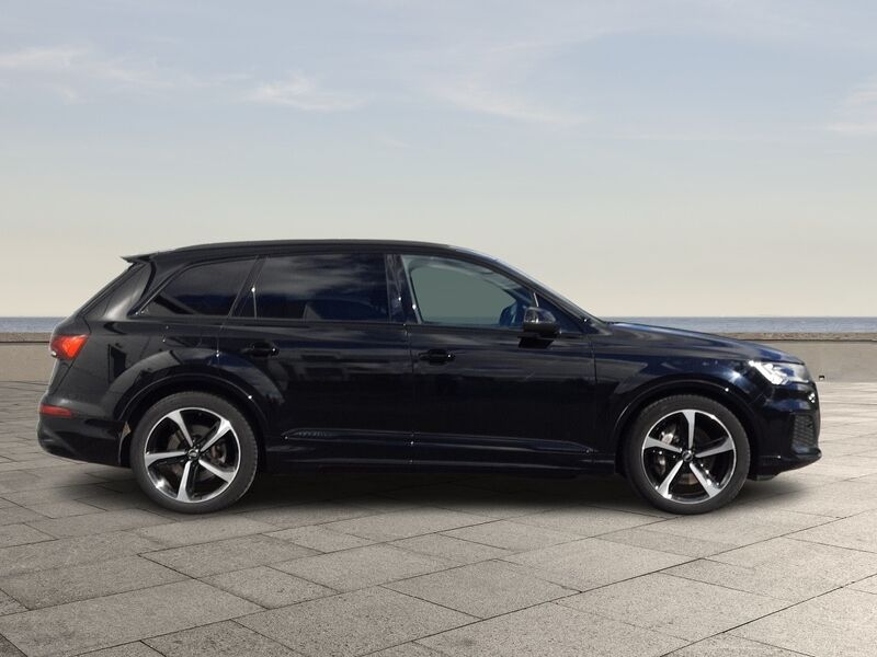 More views of Audi Q7