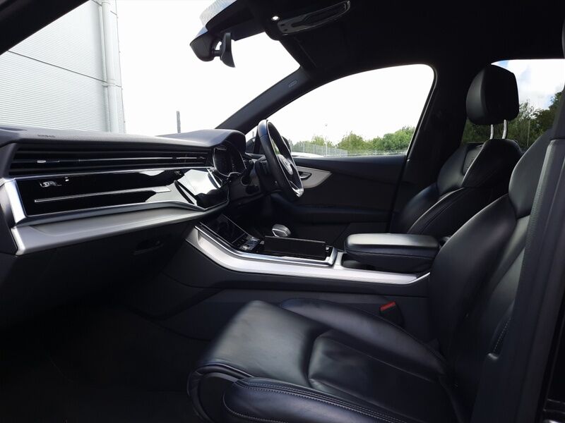 More views of Audi Q7