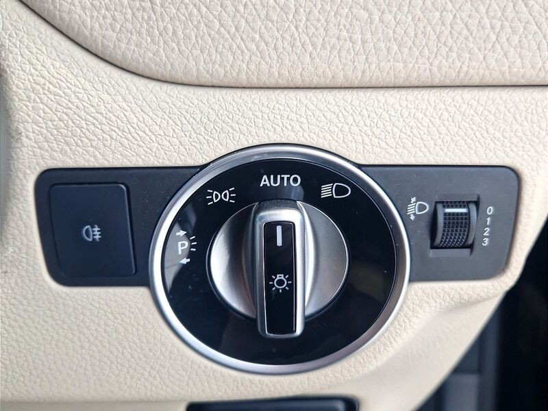 More views of Mercedes-Benz CLA