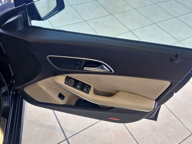 More views of Mercedes-Benz CLA