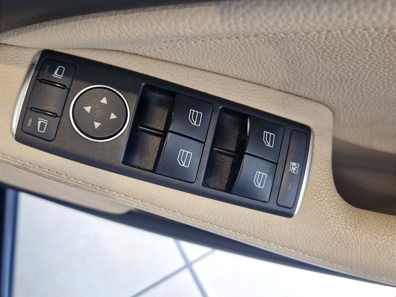 More views of Mercedes-Benz CLA