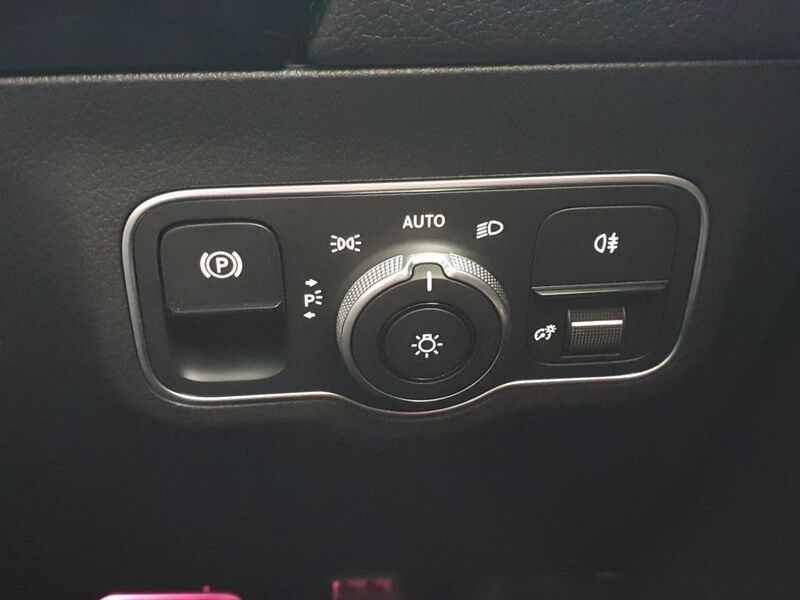 More views of Mercedes-Benz EQA