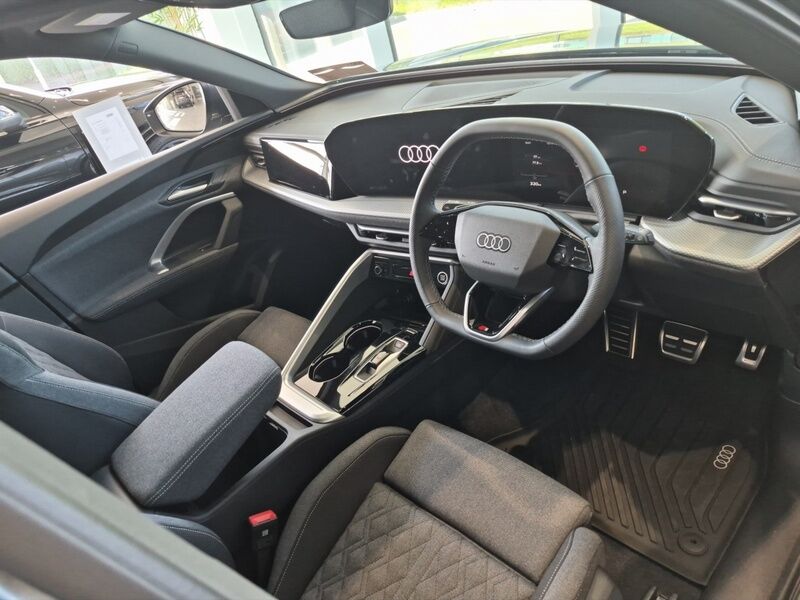 More views of Audi Q5