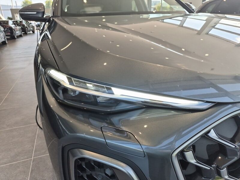 More views of Audi Q5