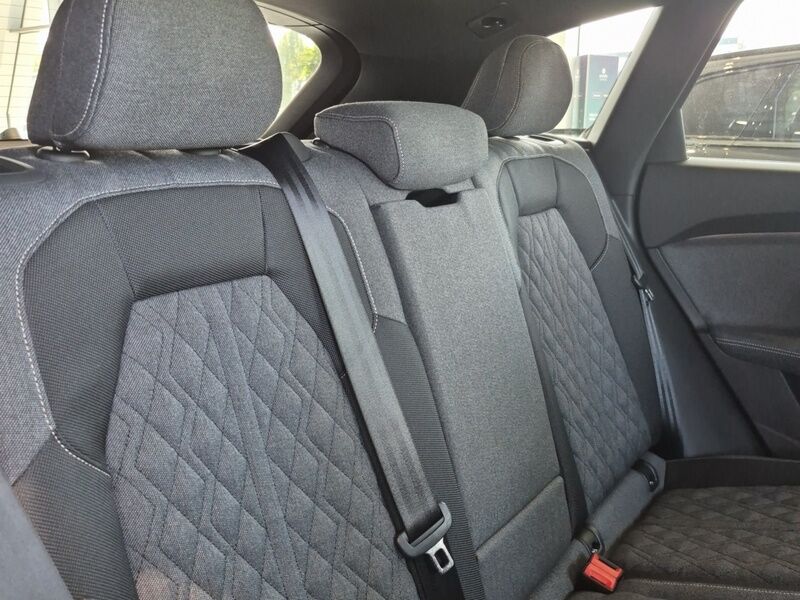 More views of Audi Q5