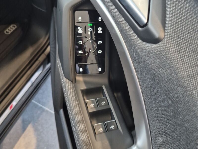More views of Audi Q5