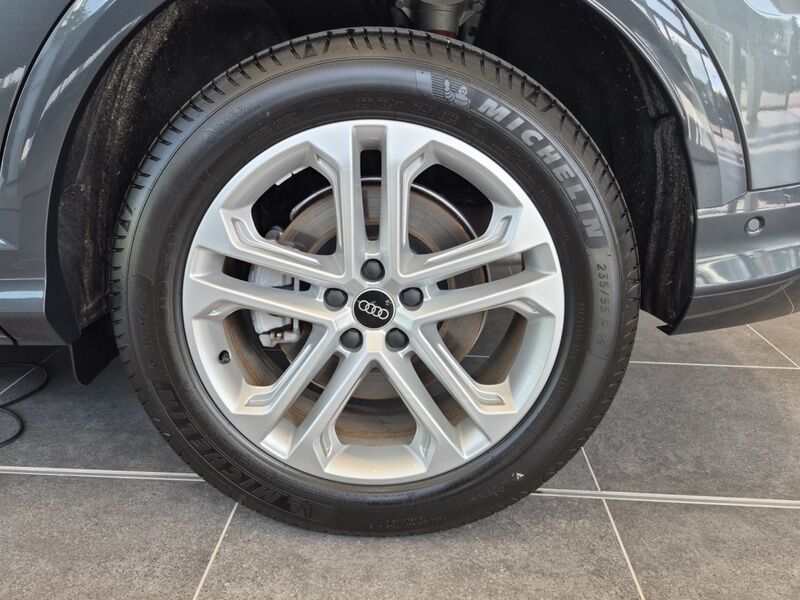 More views of Audi Q5