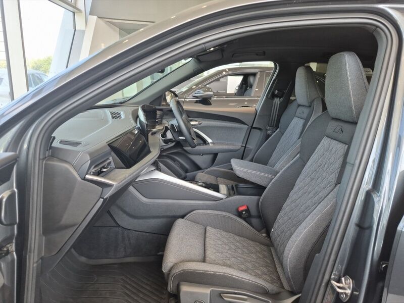 More views of Audi Q5
