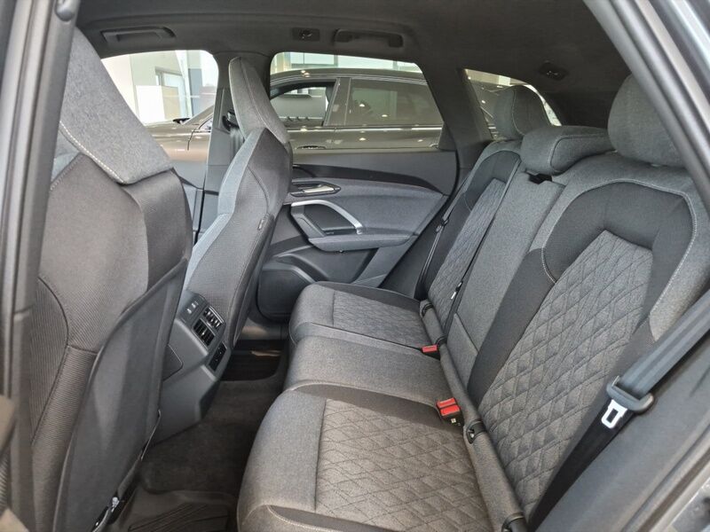 More views of Audi Q5