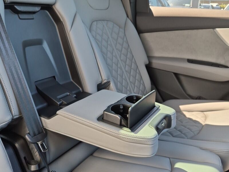 More views of Audi Q7