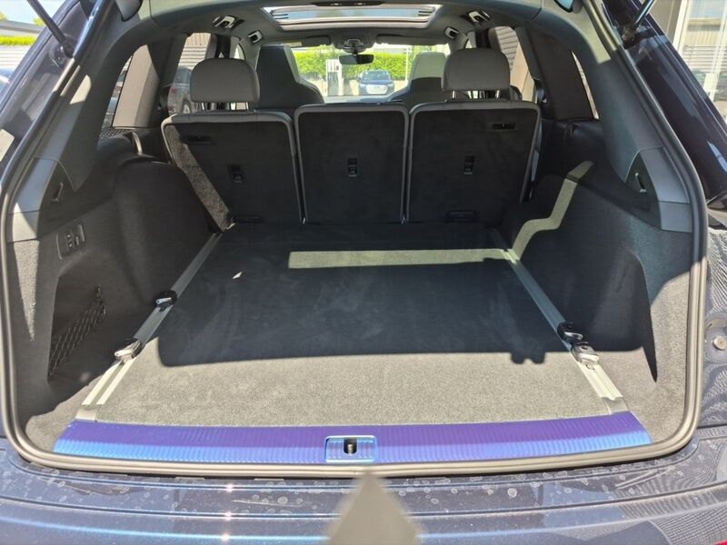 More views of Audi Q7