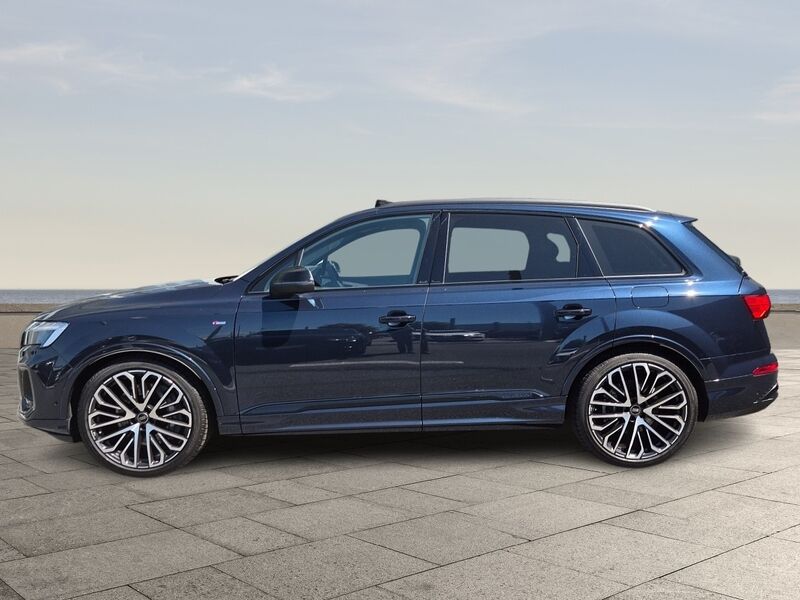 More views of Audi Q7