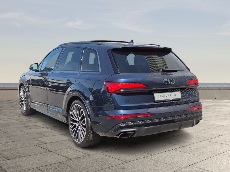 More views of Audi Q7