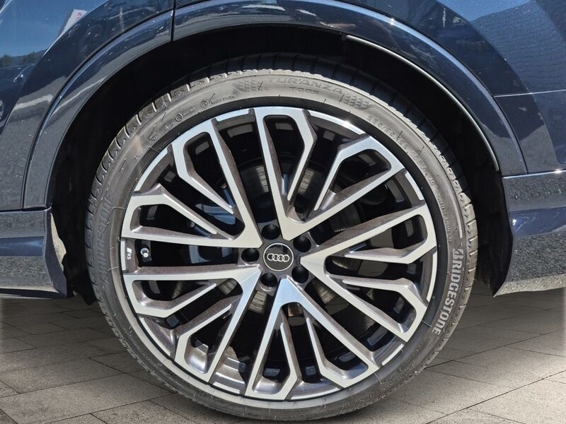 More views of Audi Q7
