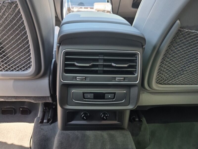 More views of Audi Q7