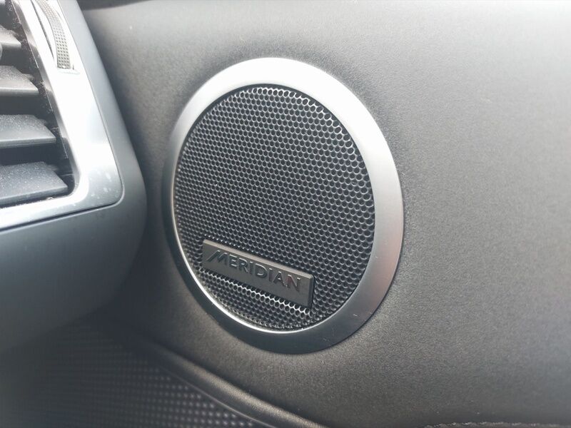 More views of Land Rover Discovery
