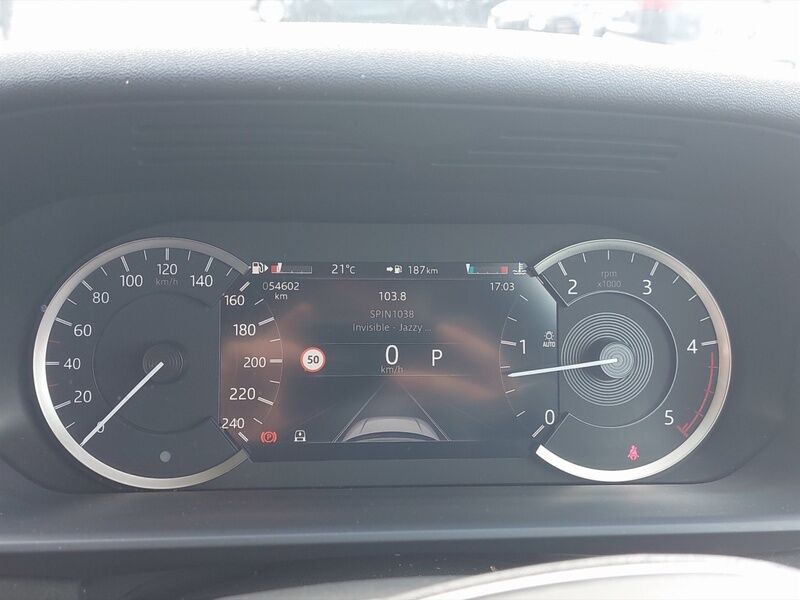 More views of Land Rover Discovery