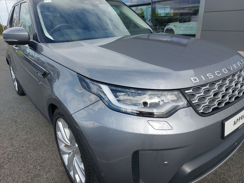 More views of Land Rover Discovery