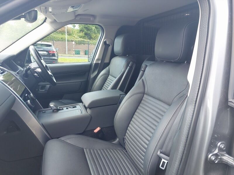 More views of Land Rover Discovery
