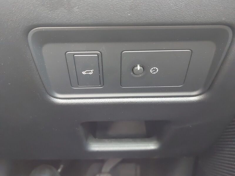 More views of Land Rover Discovery