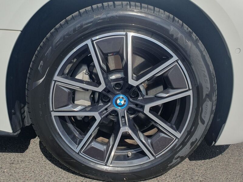 More views of BMW i4