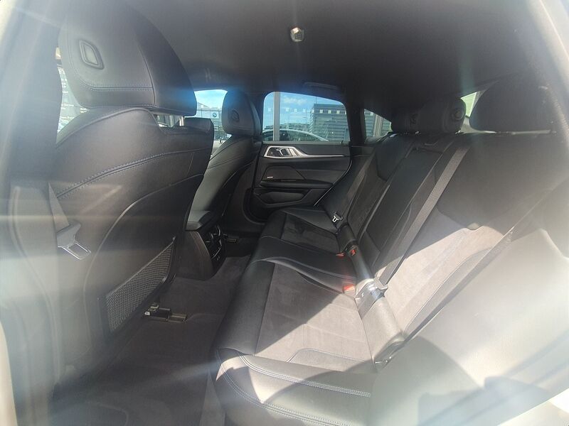 More views of BMW i4