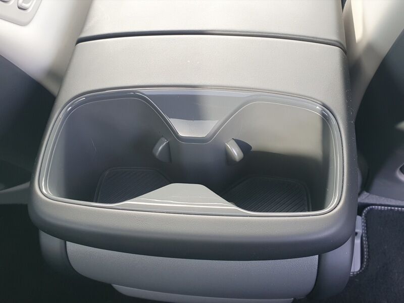 More views of Kia EV9