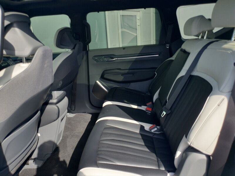 More views of Kia EV9
