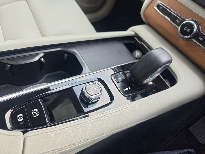 More views of Volvo XC90