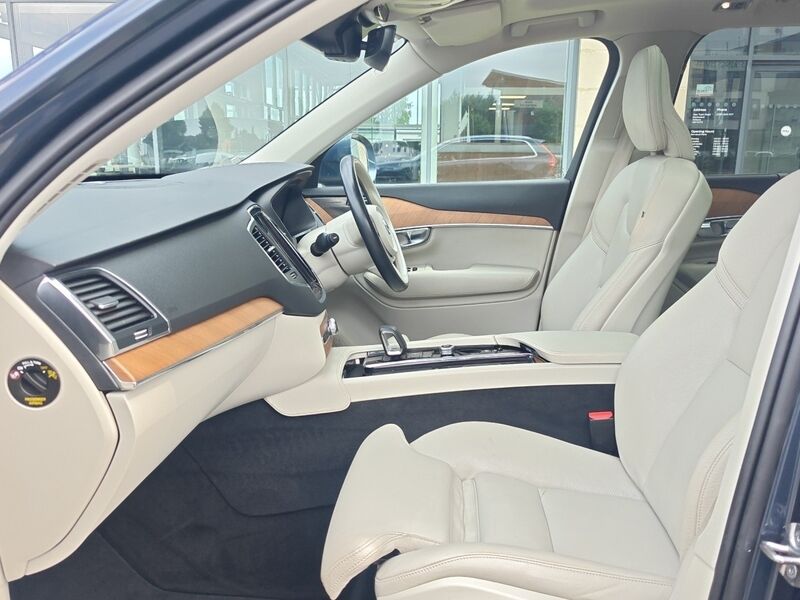 More views of Volvo XC90