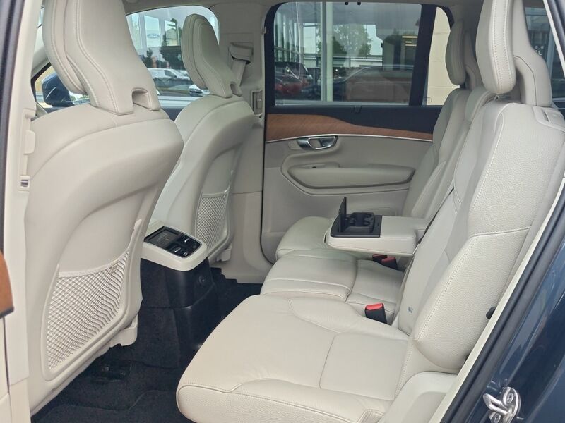 More views of Volvo XC90