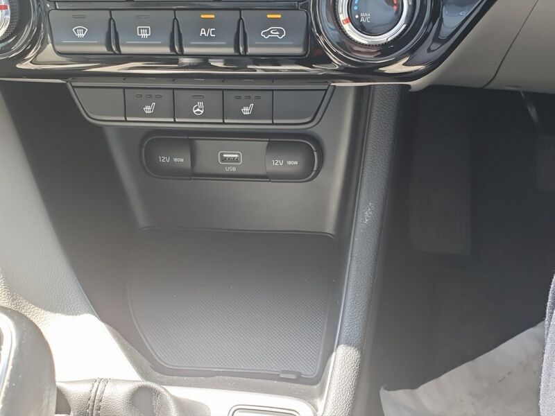 More views of Kia Sportage