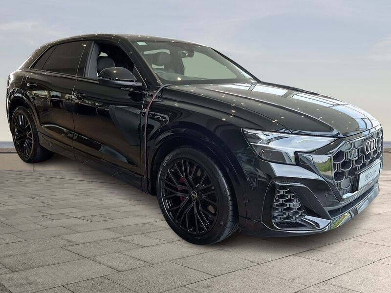 More views of Audi Q8