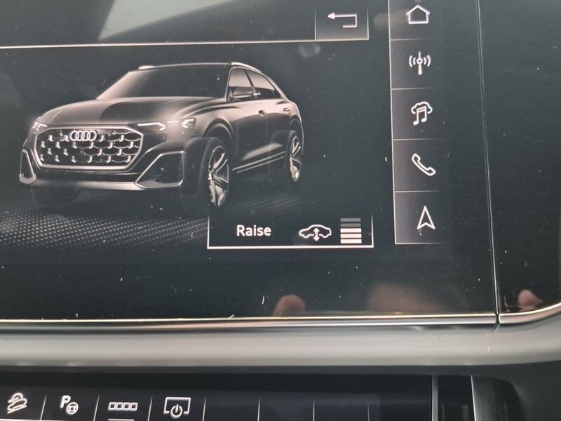 More views of Audi Q8