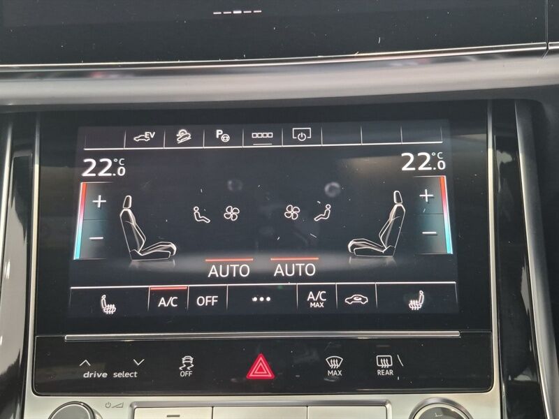 More views of Audi Q8