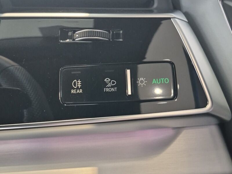 More views of Audi Q8