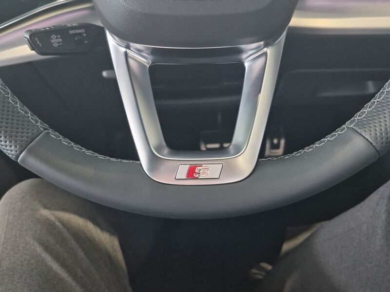 More views of Audi Q8