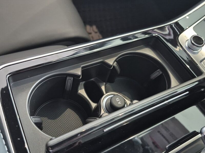 More views of Audi Q8