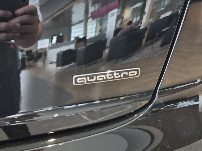 More views of Audi Q8