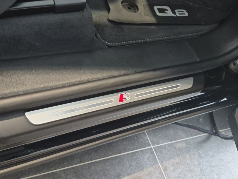 More views of Audi Q8