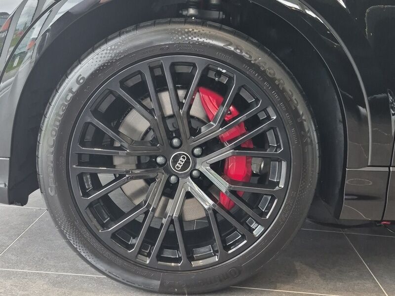 More views of Audi Q8