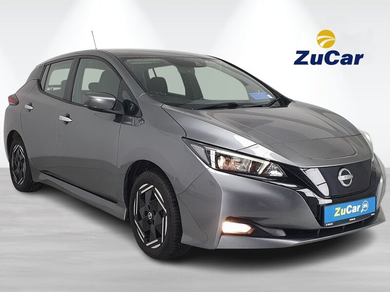 More views of Nissan Leaf