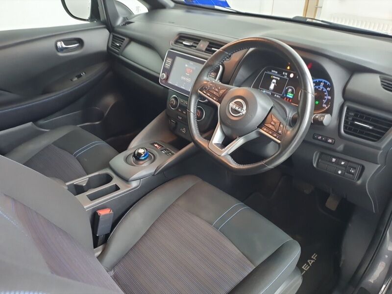More views of Nissan Leaf