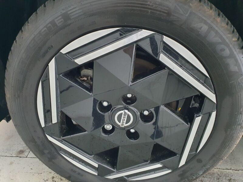 More views of Nissan Leaf
