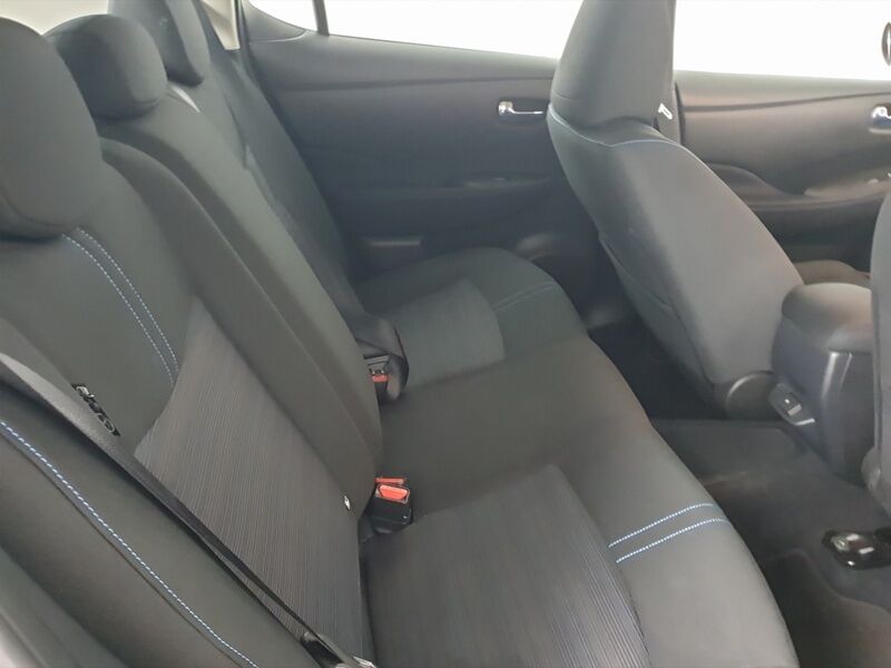 More views of Nissan Leaf