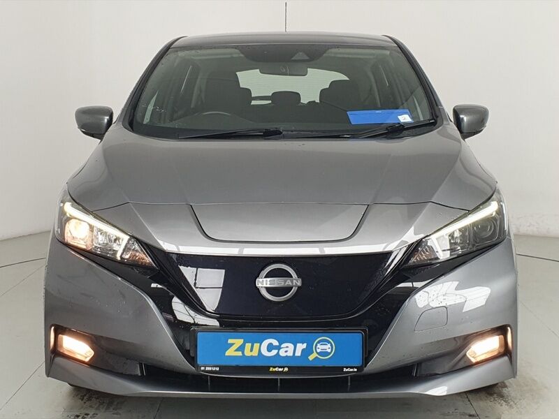 More views of Nissan Leaf