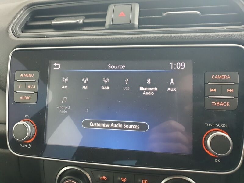 More views of Nissan Leaf