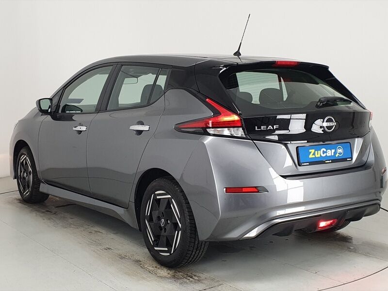 More views of Nissan Leaf